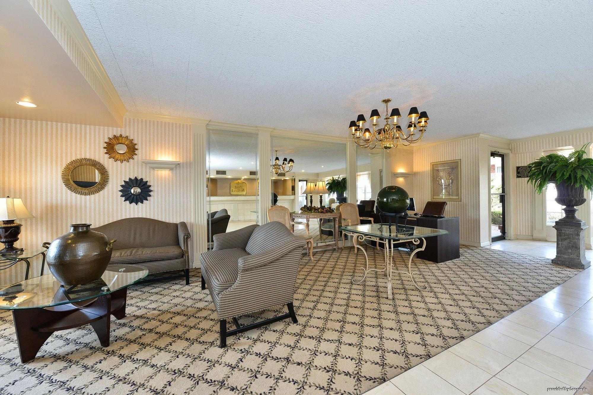Days Inn & Suites By Wyndham Roseville/Detroit Area Ngoại thất bức ảnh